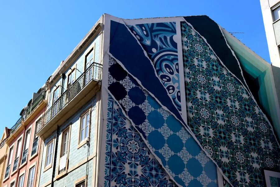 Lisbon: Street Art and Historical Walking Tour - Walking tour comfort: shoes, pacing, and the street-level reality