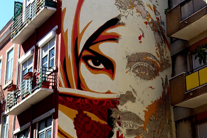 Lisbon Street Art and Lookout Point Tour - Chão do Loureiro finale: Tagus views and a street-art commentary that lands