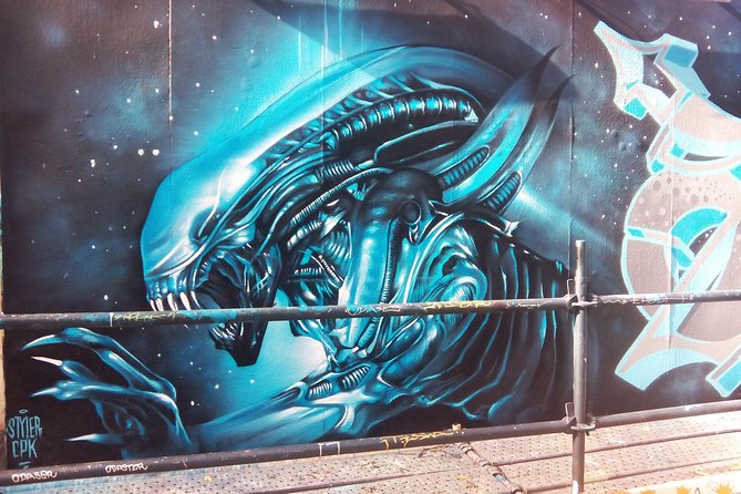 Lisbon: Street Art Walk - “Secret Places” and the Why Behind the Walls