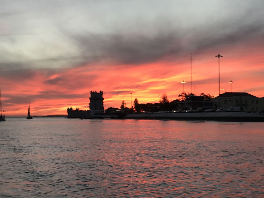 Lisbon: Sunset and Wine Luxury Catamaran Cruise - Timing, duration, and what to wear on deck