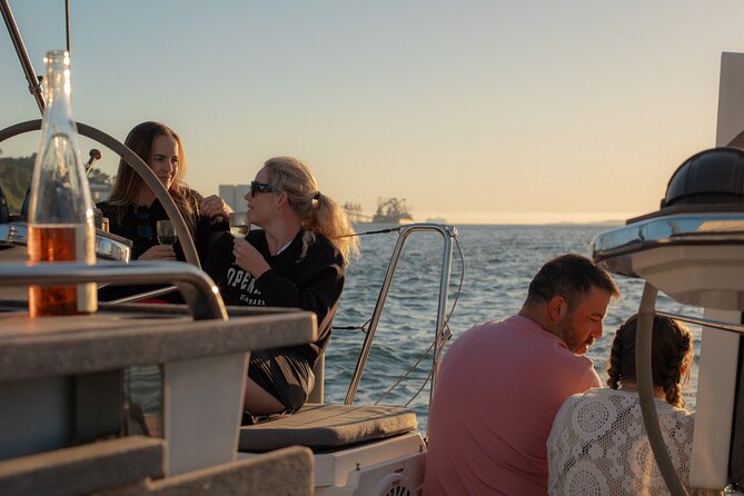 Lisbon Sunset Boat Cruise Tour With Drinks Included - Meeting at Doca de Lisboa: keeping your evening on track