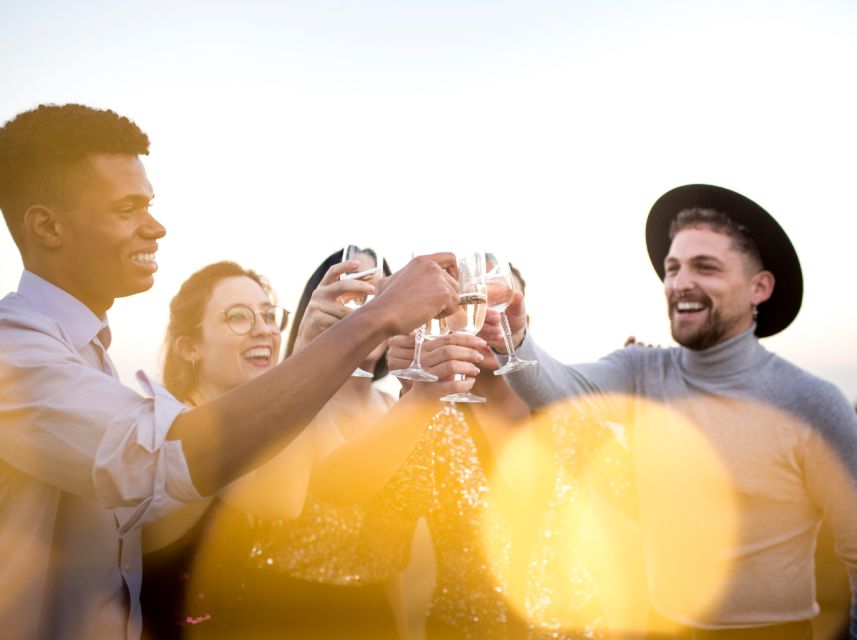 Lisbon: Sunset Boat Party Cruise with DJ and Open Bar - Quick hits before you go