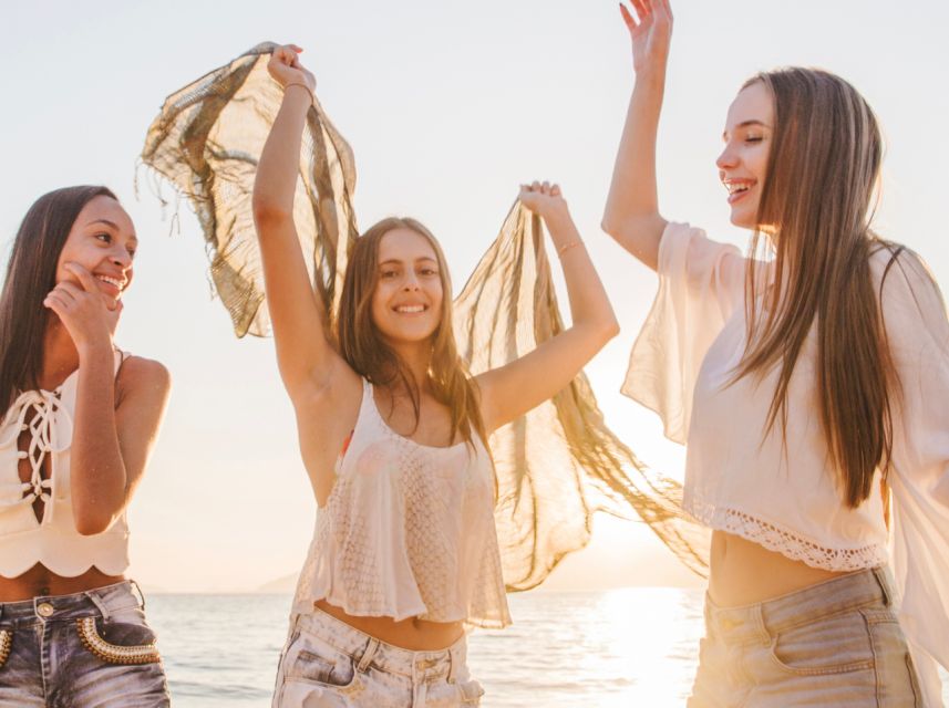 Lisbon: Sunset Boat Party Cruise with DJ and Open Bar - Open bar rules and the party rhythm with a DJ
