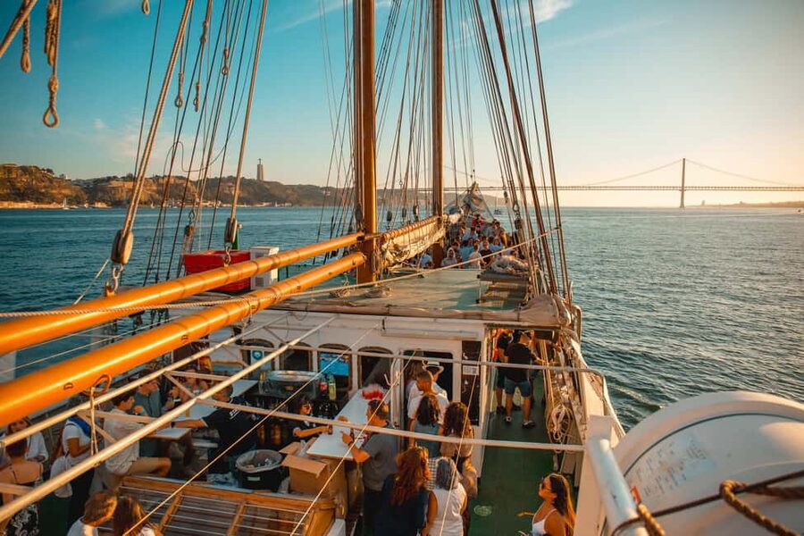 Lisbon: Sunset Boat Party Cruise with Music & Drinks - The sunset route: Belém to the city lights from the river