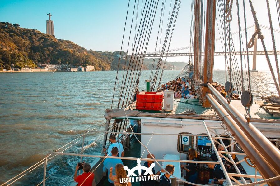 Lisbon: Sunset Boat Party with 2 Drinks and Free Club Entry - What I’d do to make it smoother