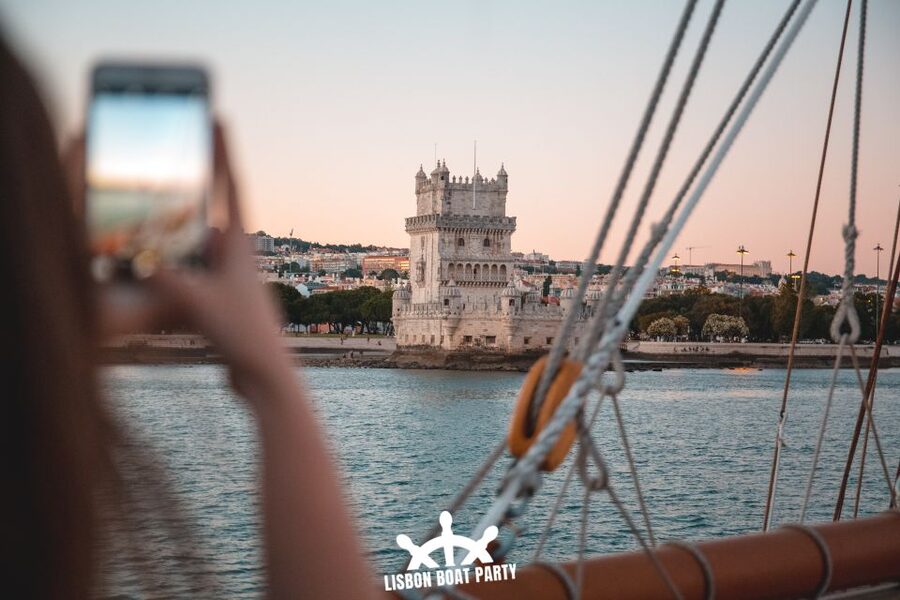 Lisbon: Sunset Boat Party with 2 Drinks and Free Club Entry - Where you meet: Cais da Rocha do Conde de Obidos and Principe Perfeito