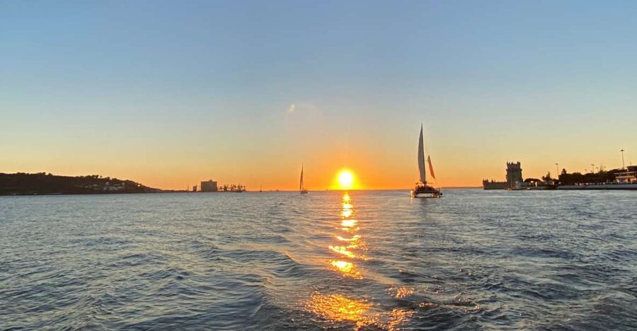 Lisbon: Sunset Boat Tour with Wine - The catamaran ride: what the boat time actually feels like