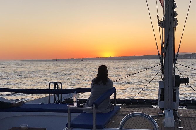 Lisbon Sunset Catamaran Cruise on the Tagus River - Onboard Comfort: Seating, Space, and the Catamaran Advantage