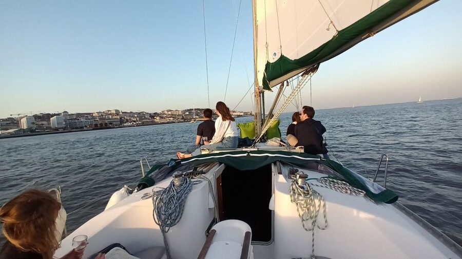Lisbon: Sunset Cruise on The Tagus River with Welcome Drink - Who should book this Tagus sunset cruise?