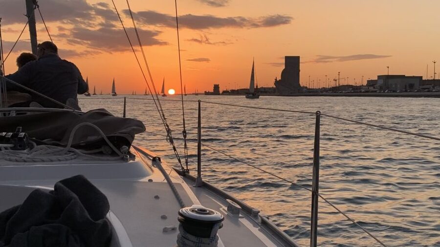 Lisbon: Sunset Cruise with Drinks - Getting started at Doca do Bom Sucesso: where the evening begins