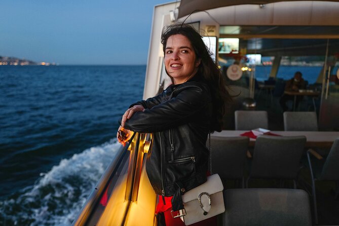 Lisbon Sunset cruise with Welcome Drink and Snack included - Audio guide reality check: how to get the narration you paid attention for