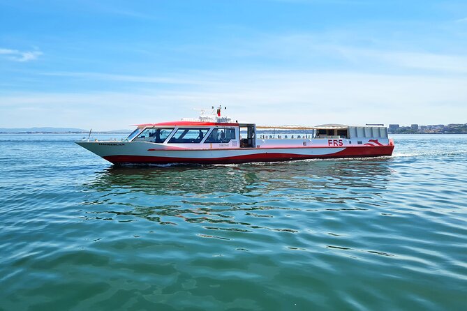 Lisbon Sunset cruise with Welcome Drink and Snack included - Sunset timing and comfort: where you’ll feel it most