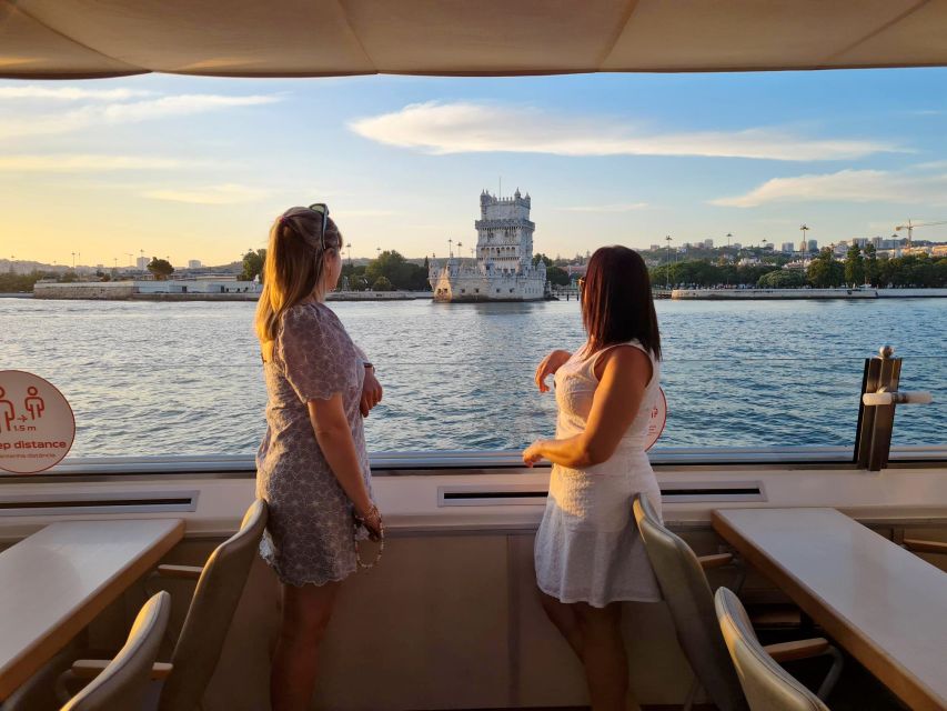 Lisbon: Sunset Cruise with Welcome Drink and Snacks - The viewpoint break and the evening glide