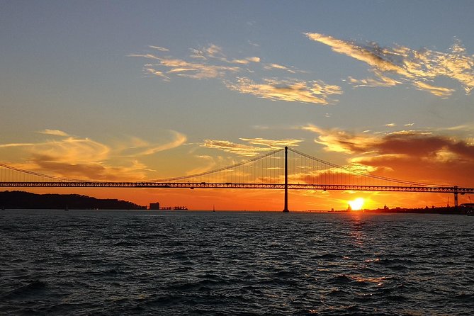 Lisbon Sunset Sailing Tour on Luxury Sailing Yacht with 2 Drinks - The first minutes matter: captain, safety briefing, and how the deck works