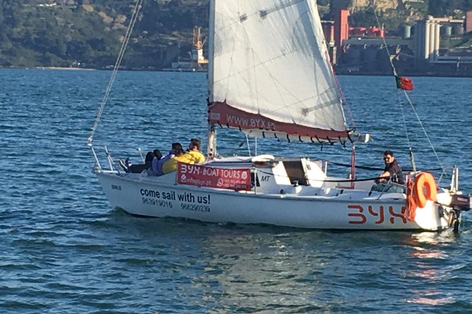 Lisbon Sunset Sailing Tour with White or Rosé Wine and Snacks - Comfort and weather: what to wear on a sailing sunset