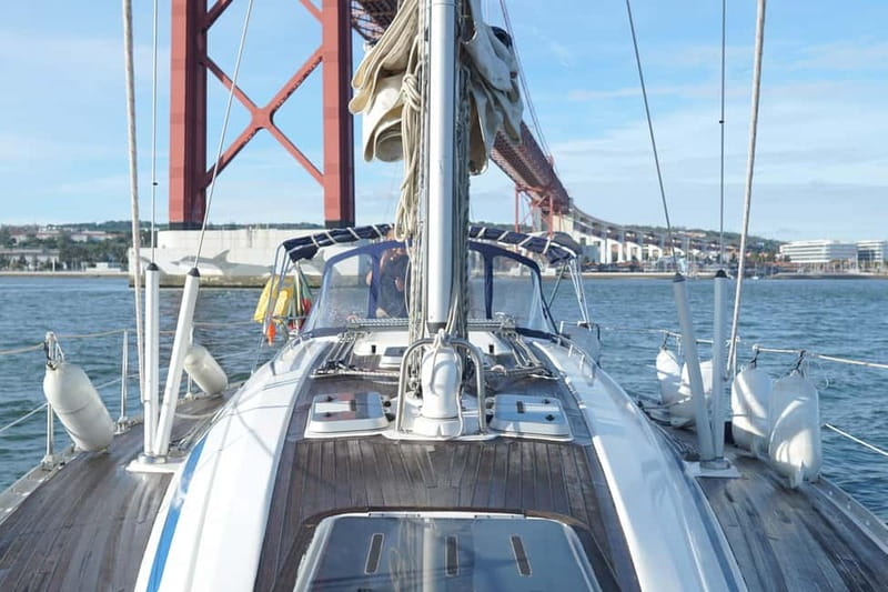 Lisbon: Sunset Sailing with Local Wine & Stunning Views - Praça do Comércio and Baixa: the waterfront that defines Lisbon
