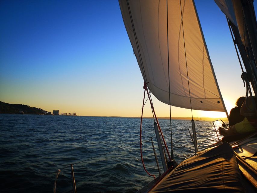 Lisbon: Sunset Sailing with Portuguese Wine and History - Portuguese wine and the social rhythm: why the drinks matter