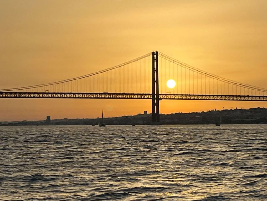Lisbon Sunset Sensations 2h Cruise - Lisbon Sunset Sensations: why a short cruise feels like the right move