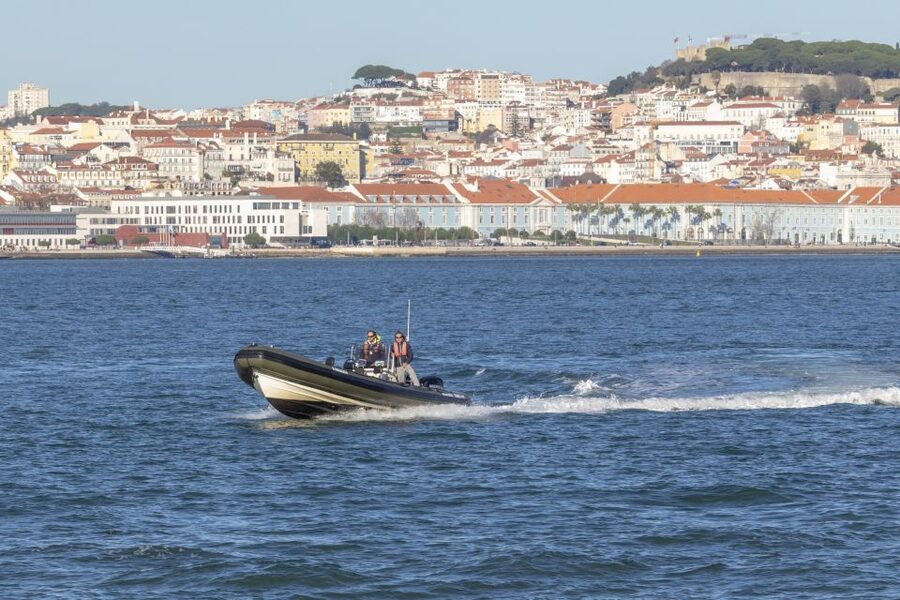 Lisbon: Sunset SpeedBoat Tour - Safety, What’s Provided, and What You Should Bring