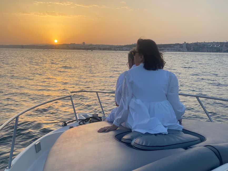 Lisbon: Sunset Tour on a Cozy Boat - Why this cozy Tagus sunset cruise feels different