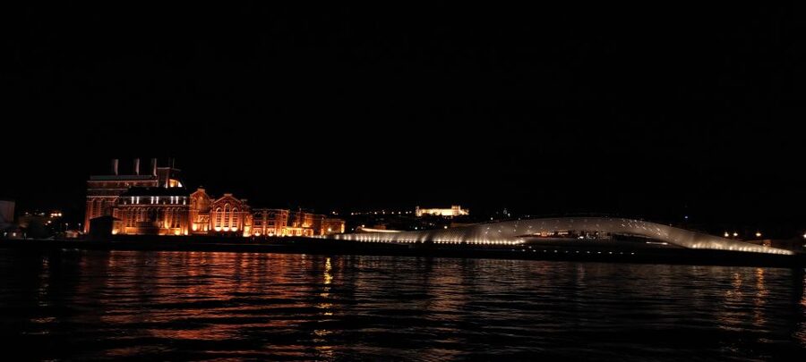 Lisbon: Tagus River Boat Sunset and Night Champagne Tour - Comfort and safety: what you can reasonably expect