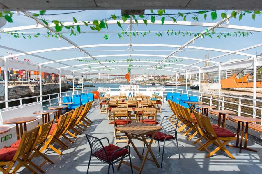 Lisbon: Tagus River Dinner Cruise with Fado Show - The Portuguese Menu: What’s Included (and What You Should Expect)