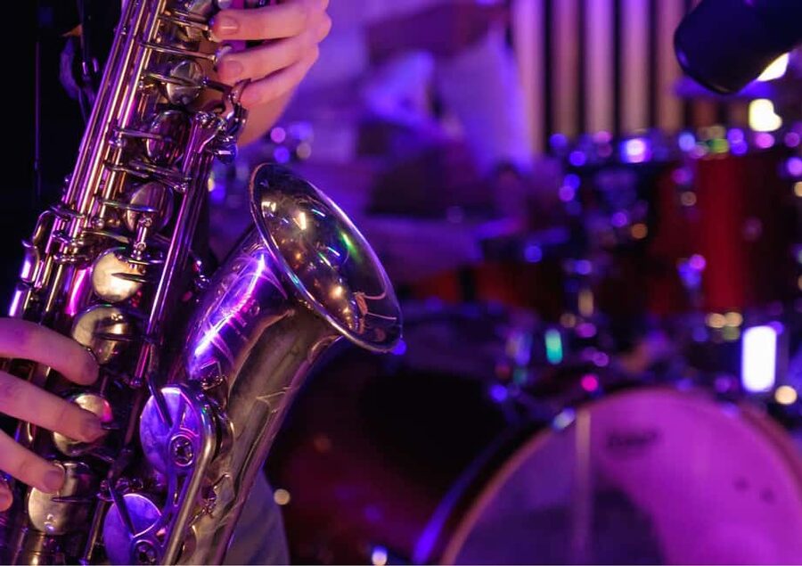 Lisbon: Tagus River Dinner Cruise with Live Jazz - Wines and the Pace: How the Evening Feels