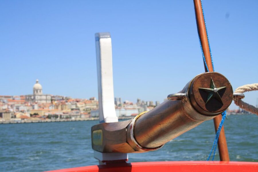 Lisbon: Tagus River Express Cruise in a Traditional Vessel - Live Skipper + Multi-Language Commentary: How It Makes the Ride Better