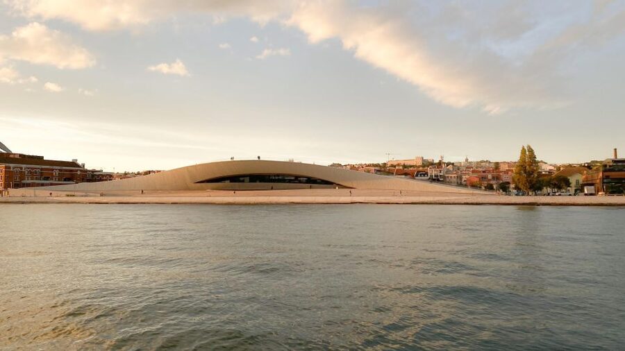 Lisbon: Tagus River Private 2-Hour Cruise - Christ the King Photo Stop: Closing With a Big Perspective