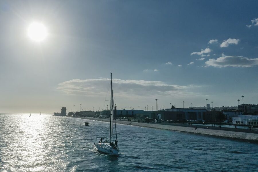 Lisbon: Tagus River Sailboat Tour - Finding Doca de Alcântara: your 10-minute early step