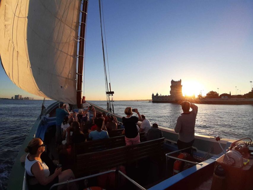 Lisbon: Tagus River Sunset Cruise in a Traditional Vessel - The 1947 traditional boat: comfort, vibe, and what to pack