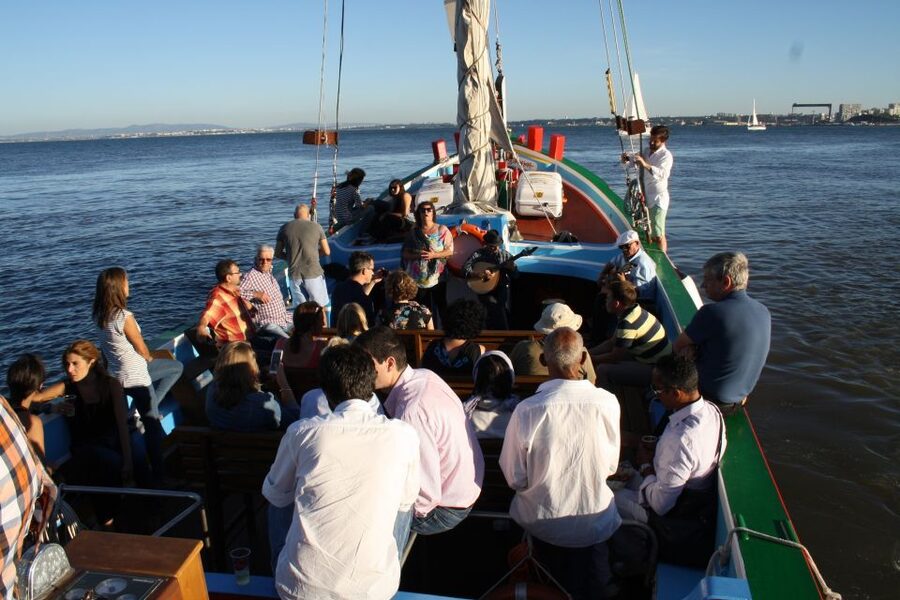 Lisbon: Tagus River Sunset Cruise in a Traditional Vessel - Live commentary that helps you actually recognize what you see