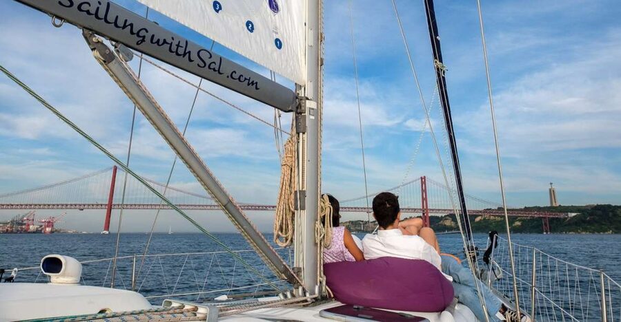 Lisbon: Tagus River Sunset Cruise with Drinks - Meeting at Doca de Alcântara: Getting on the Dock Without Stress