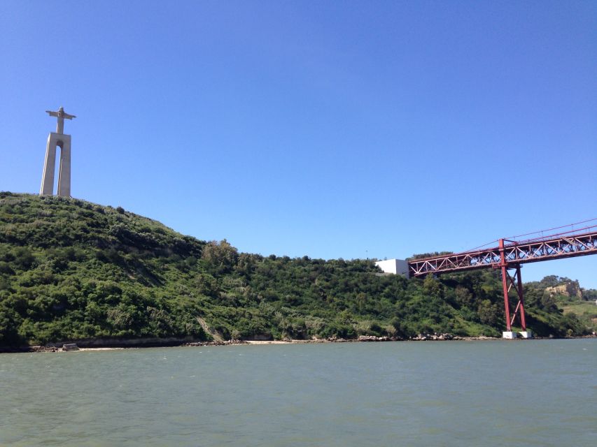 Lisbon: Tagus River Yellow Boat Cruise - The Tagus River route and the 25th April Bridge moment