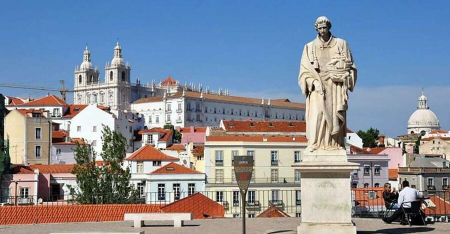 Lisbon: Tailored Tour - Guides Paula and Thomas: why a pro changes the day