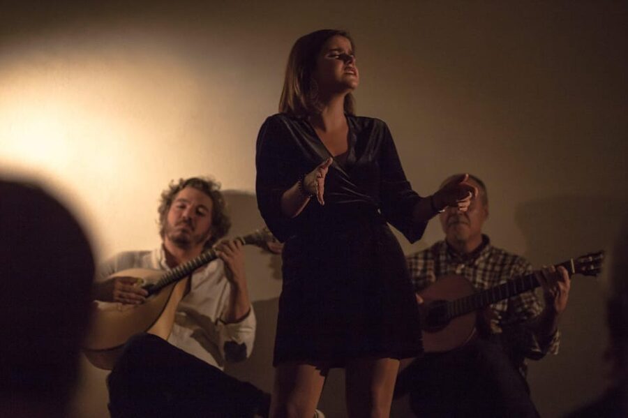 Lisbon: Tapas & Drinks with Fado Live Performance - Fado Up Close: Emotion, Multiple Voices, and Portuguese Guitar