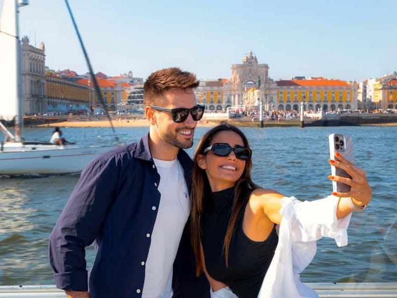 Lisbon: Tejo River Sightseeing Cruise - Commerce Square to the 25 de Abril Bridge: the river “welcome screen”
