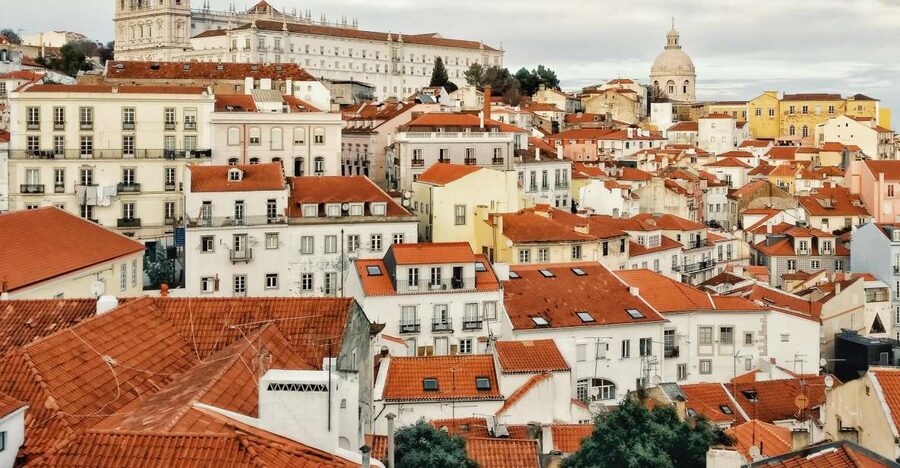 Lisbon: The city where it all started - Almada lunch break: a calmer side of the Tagus