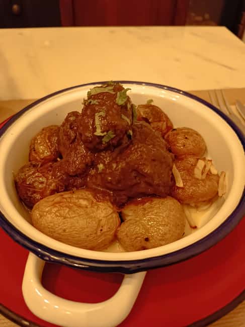 Lisbon: The Ultimate Food Tour with a Local - The walking pace, group size, and guide language you’ll feel