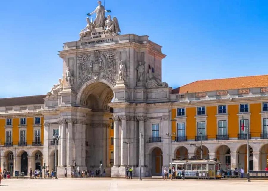 Lisbon Through the Eyes of a Local - Food and Walking Tour - Key moments that make this tour worth your time