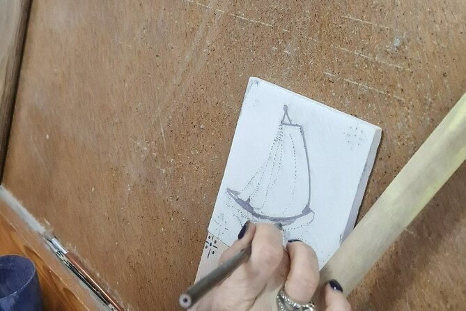 Lisbon: Tile Workshop and Wine Tasting Tour with Hotel Pick-Up - Make your own tile at S. Simao Arte Azulejos Decorativos