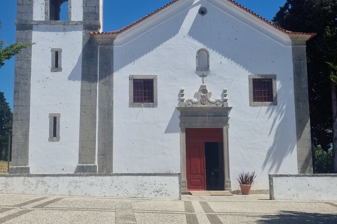 Lisbon: Tile Workshop and Wine Tasting Tour with Hotel Pick-Up - Sesimbra’s Castle Church: from 1165 to a roof-collapsing ruin