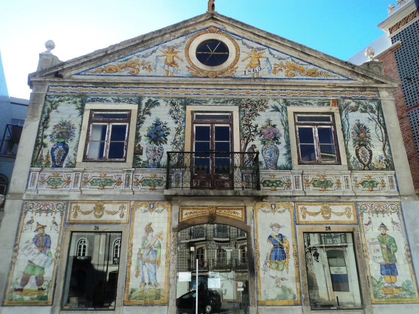 Lisbon Tiles and Tales: Full-Day Tile Workshop and Tour - Sesimbra Lunch Choice and the Drive Back Through Lisbon Tile Artwork