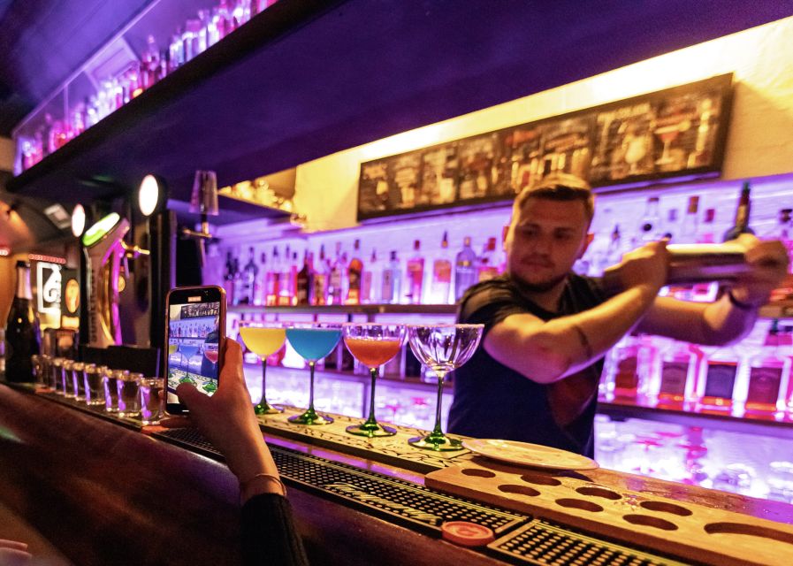 Lisbon: Tipsy Tour Fun Bar Crawl with a Local Guide - How the 3-hour pace really works (and why it matters)