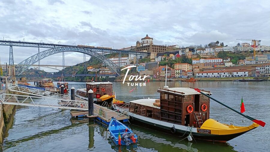 Lisbon: To Porto, Day Trip & Transfer with Stops in 3 Cities - Óbidos medieval streets and castle-wall views