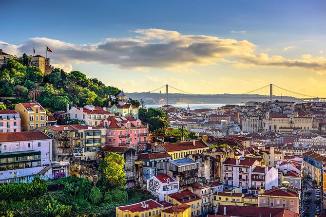 Lisbon to Porto Up to 4 Stops: Obidos, Nazare, Fatima and Aveiro - Nazaré: Waves, Fisher Culture, and the Sítio View