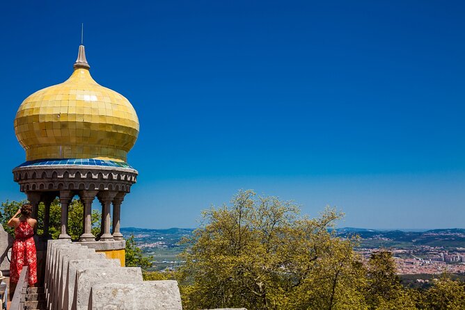 Lisbon to Sintra, Pena Palace, Regaleira & Cascais, small-group - What your guide actually does (and why it matters)