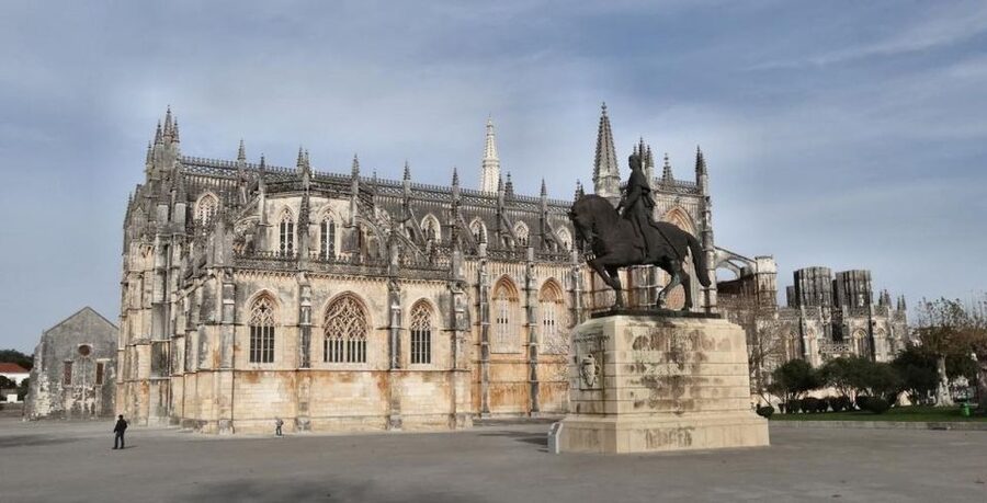 Lisbon: Tomar, Batalha, and Alcobaça Monasteries Tour - A Quick Note on What’s Not Allowed