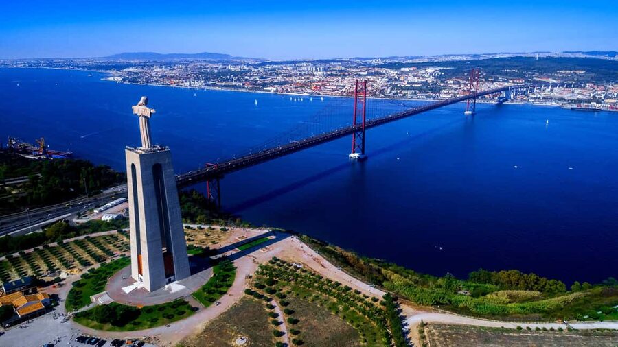 Lisbon Tour: Cristo Rei, Belem, São Jorge Castle, 360°View. - Belém monuments: Jerónimos, Belém Tower, and the Discoveries Monument