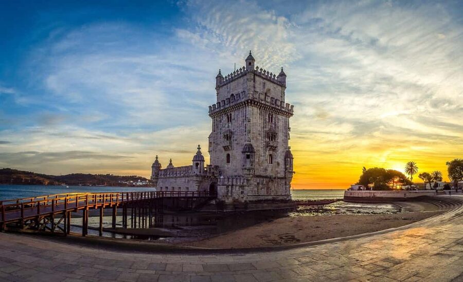 Lisbon Tour: Cristo Rei, Belem, São Jorge Castle, 360°View. - Pastéis de Belém and ginja: a tasting break that actually fits the route